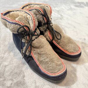 Vintage 1970s Yodelers Lace Up Snow Boots Sherpa Fur Lining Made in USA Size 8